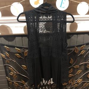 Black lace vest medium